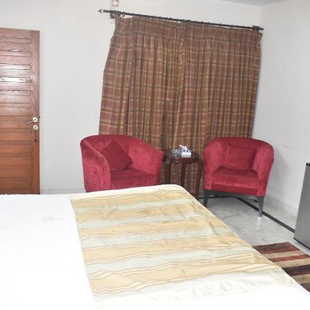 Pyramid International Guest House Islamabad Bagian luar foto