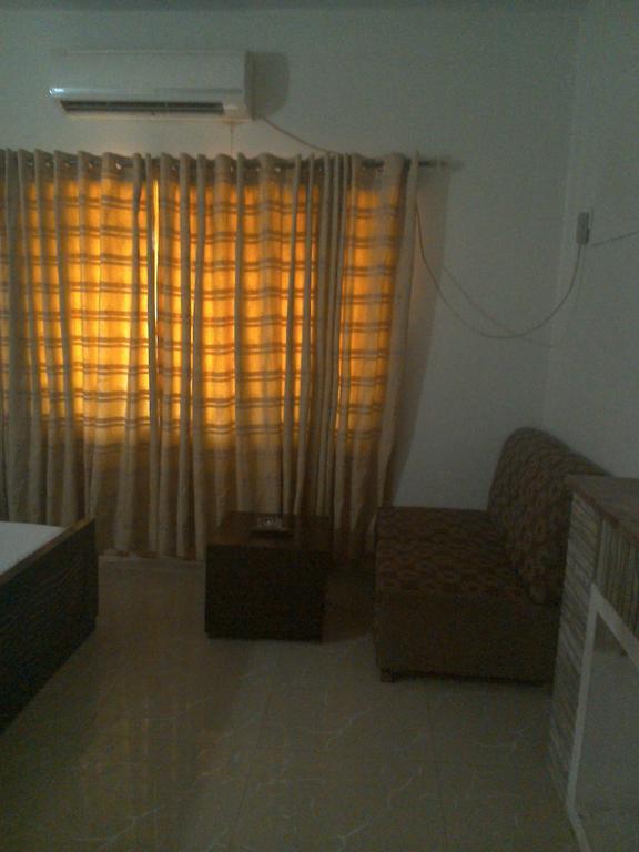 Pyramid International Guest House Islamabad Bagian luar foto