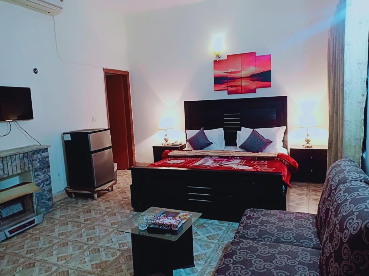 Pyramid International Guest House Islamabad Bagian luar foto